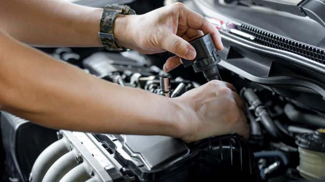 Delphi Expert replacing an Ignition Coil.