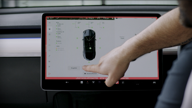So überprüfen Sie den Kameraabstand auf einem TESLA